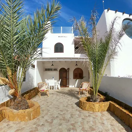 Playa De La Concha Apartment *